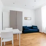 ~ Cozy ~ Center Train Station 公寓 的里雅斯特