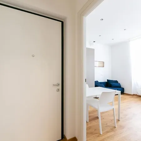 Apartment ~ Cozy ~ Center Train Station *
