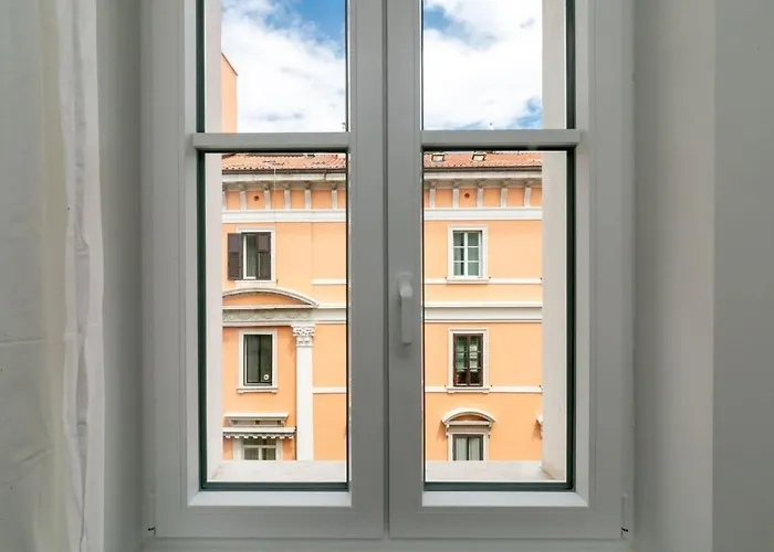 Appartement ~ Cozy ~ Center Train Station Triëst