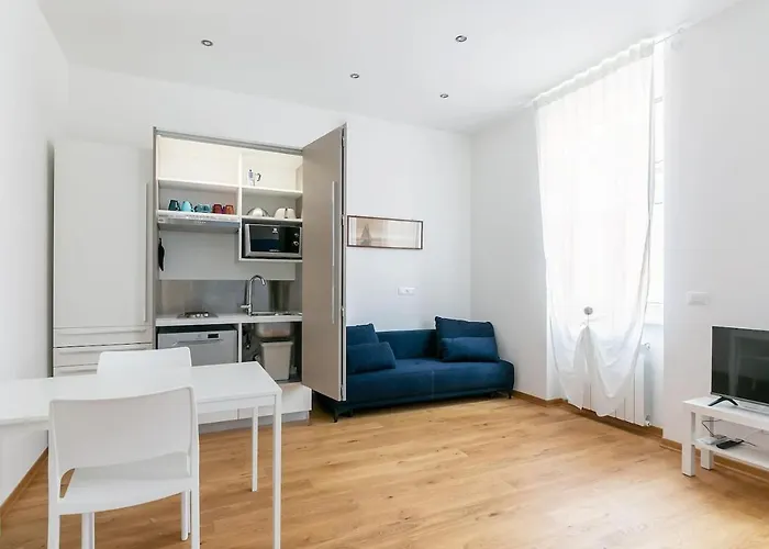 ~ Cozy ~ Center Train Station Triëst