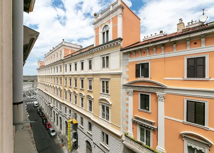 ~ Cozy ~ Center Train Station Appartement Triëst