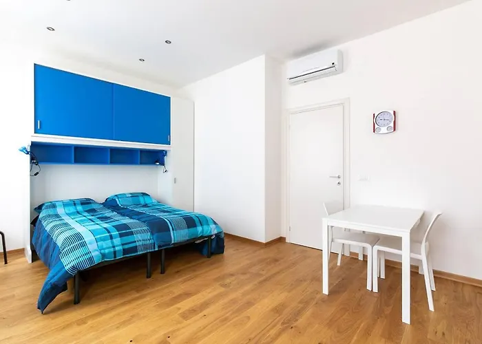 ~ Cozy ~ Center Train Station * Triëst