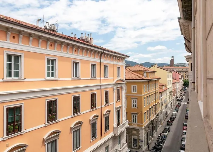 Appartement ~ Cozy ~ Center Train Station Triëst